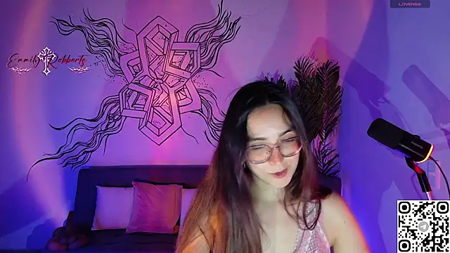Emmi Roberts online show from 06-11-26, 12:01