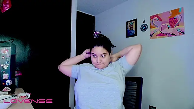 Snapshot of ashliecooperrr chatting on 12-19-25, 05:32 ashliecooperrr online show from 12-19-25, 05:32