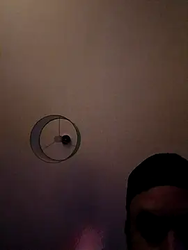 Snapshot of kredazzbigdick chatting on 11-18-25, 06:17 kredazzbigdick online show from 11-18-25, 06:17