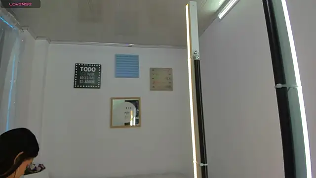 Pretty Johnson  online show from 11-05-25, 11:35