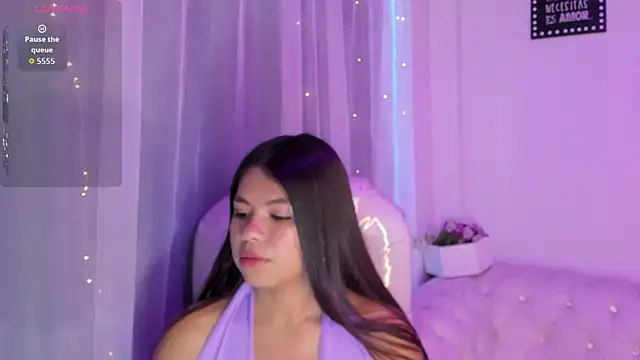 Pretty Johnson  online show from 11-07-25, 11:37