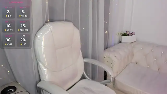 Pretty Johnson  online show from 11-06-25, 11:36