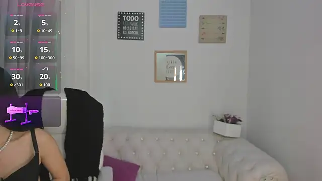 Pretty Johnson  online show from 09-09-25, 12:25