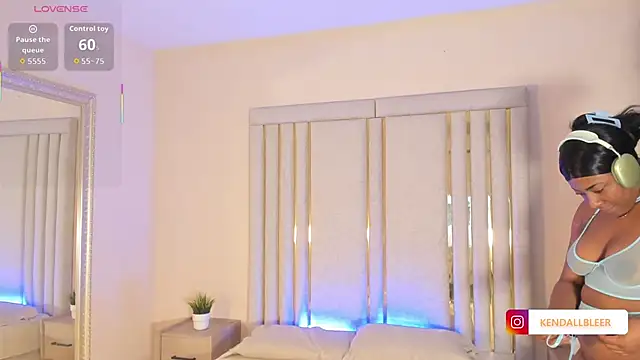 Kendallbleer online show from 11-23-25, 12:26
