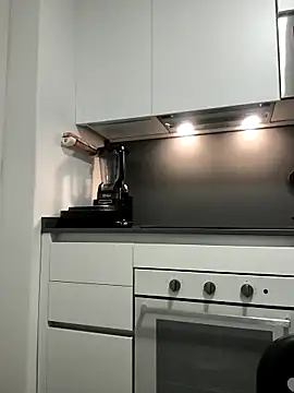 Alyssa 76 online show from 11-30-25, 09:43