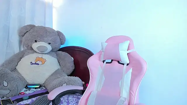 Hairydoll  online show from 09-24-25, 05:08