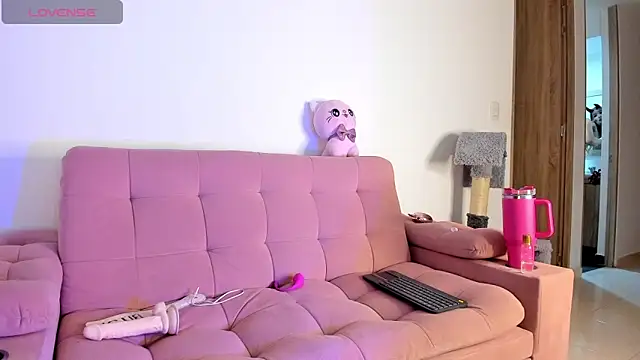 princesssammy2 online show from 12-19-25, 12:36