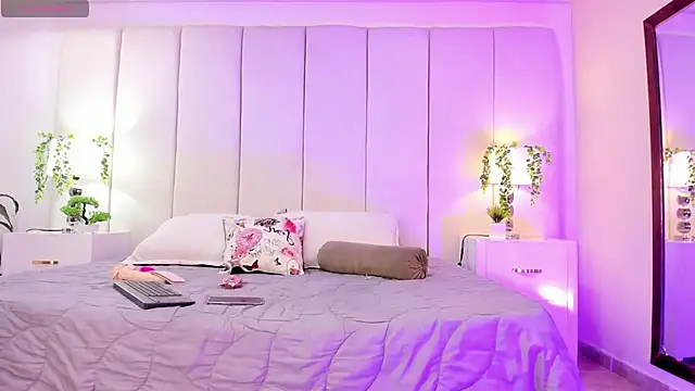 princesssammy2 online show from 10-17-25, 12:14