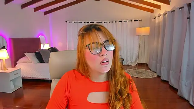 karla hill 28 online show from 10-25-25, 03:38