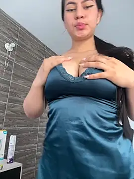 Snapshot of Saanvi21 chatting on 10-24-25, 02:05 Saanvi21 online show from 10-24-25, 02:05