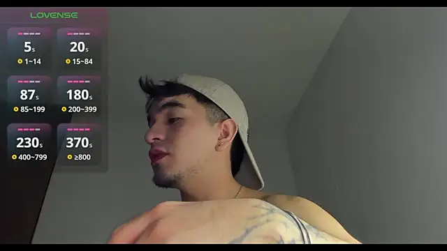 Snapshot of cmzo_ chatting on 10-12-25, 03:41 cmzo online show from 10-12-25, 03:41