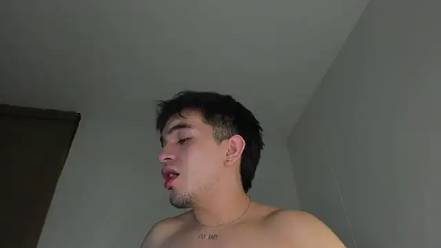 Snapshot of cmzo_ chatting on 10-30-25, 12:53 cmzo online show from 10-30-25, 12:53