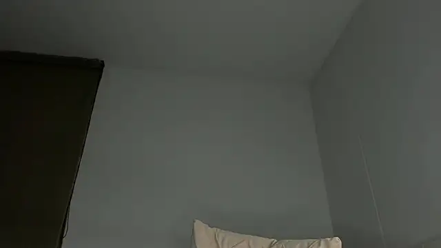 Snapshot of cmzo_ chatting on 11-01-25, 01:23 cmzo online show from 11-01-25, 01:23