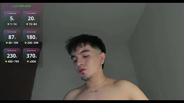 Snapshot of cmzo_ chatting on 10-04-25, 03:41 cmzo online show from 10-04-25, 03:41