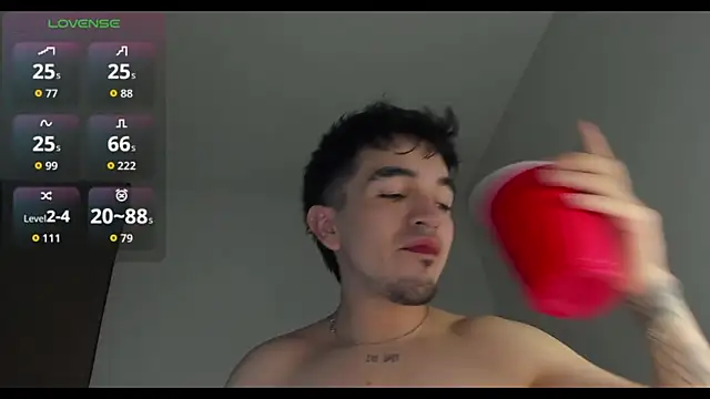 Snapshot of cmzo_ chatting on 09-28-25, 03:35 cmzo online show from 09-28-25, 03:35