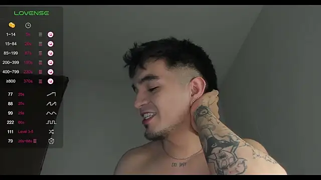 Snapshot of cmzo_ chatting on 09-21-25, 03:55 cmzo online show from 09-21-25, 03:55