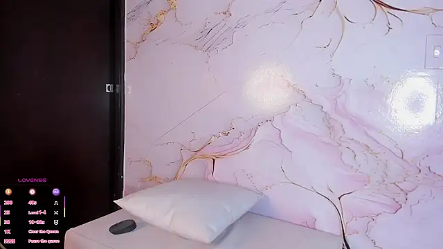 elizabeth swan18 online show from 12-22-25, 02:50