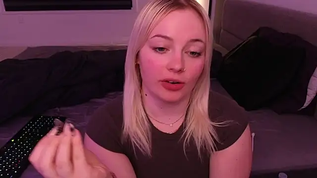 Snapshot of margot_robbie7 chatting on 01-19-26, 12:25 margot robbie7 online show from 01-19-26, 12:25