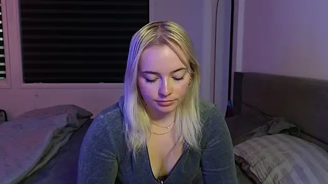 margot robbie7 online show from 10-09-25, 10:54