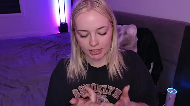 margot robbie7 online show from 06-15-26, 02:23