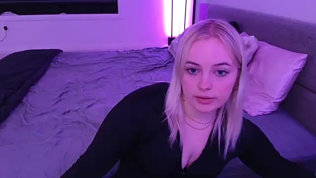 Snapshot of margot_robbie7 chatting on 02-18-26, 11:56 margot robbie7 online show from 02-18-26, 11:56