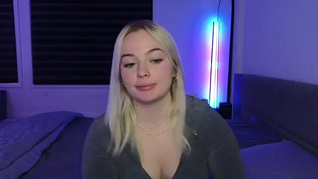 margot robbie7 online show from 11-17-25, 11:31