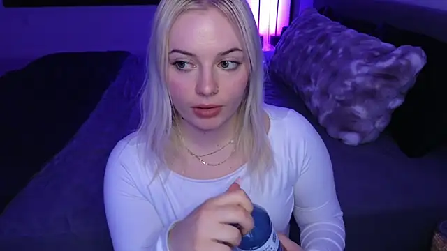 Snapshot of margot_robbie7 chatting on 02-11-26, 11:48 margot robbie7 online show from 02-11-26, 11:48