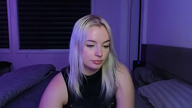 margot robbie7 online show from 10-07-25, 10:44