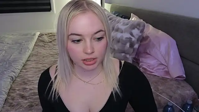 Snapshot of margot_robbie7 chatting on 02-27-26, 12:55 margot robbie7 online show from 02-27-26, 12:55