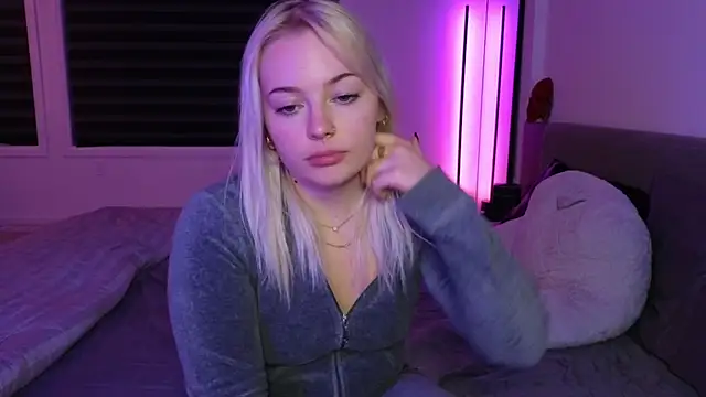 margot robbie7 online show from 10-16-25, 11:24