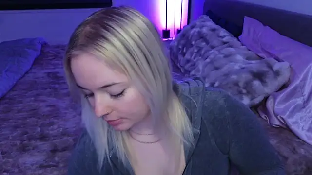 Snapshot of margot_robbie7 chatting on 03-02-26, 11:44 margot robbie7 online show from 03-02-26, 11:44