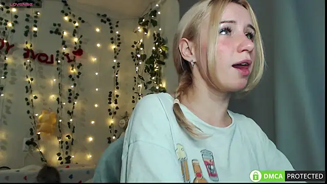 Snapshot of Mia__Kitty chatting on 10-09-25, 06:41 Mia  Kitty online show from 10-09-25, 06:41