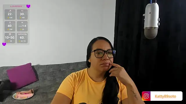 Snapshot of Kattysoto chatting on 09-12-25, 01:39 Kattysoto online show from 09-12-25, 01:39