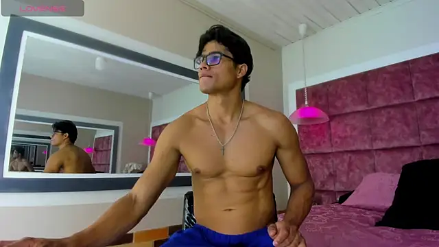 Snapshot of Christian_Musclet4 chatting on 03-18-25, 01:23 Christian Musclet4 online show from 03-18-25, 01:23