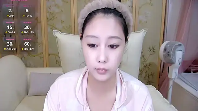 Xiaoxuan-baby online show from 10-13-25, 02:40