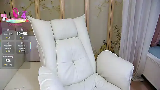 Snapshot of Xiaoxuan-baby chatting on 11-05-25, 05:43 Xiaoxuan-baby online show from 11-05-25, 05:43