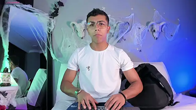 Colstorw  online show from 10-21-25, 10:36