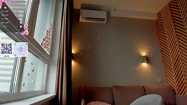 nerenuu  online show from 09-25-25, 11:16