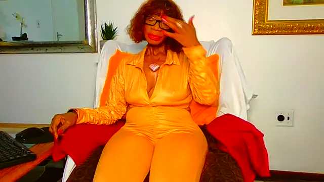 ModelZoee online show from 05-16-26, 08:35