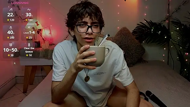 Snapshot of Matty_Sparkk chatting on 06-17-26, 01:10 Matty Sparkk online show from 06-17-26, 01:10