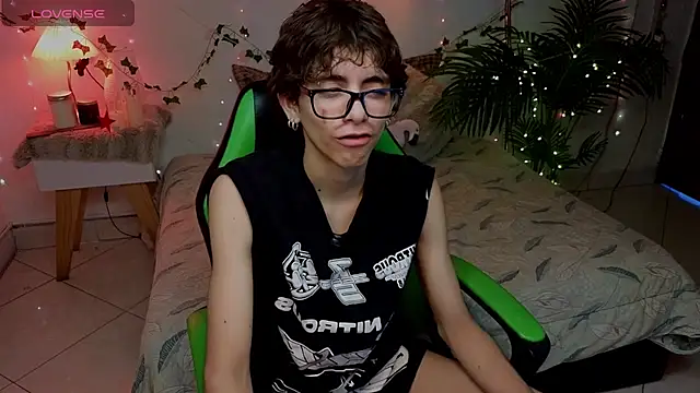 Snapshot of Matty_Sparkk chatting on 06-16-26, 01:11 Matty Sparkk online show from 06-16-26, 01:11