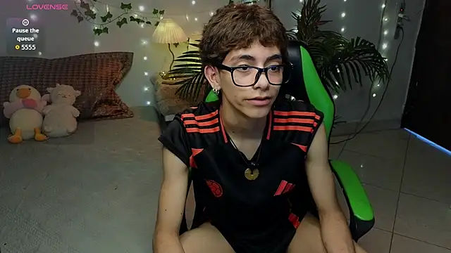 Matty Sparkk online show from 04-12-26, 01:14