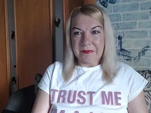 Snapshot of Lillia_Ray chatting on 06-04-26, 05:56 Lillia Ray online show from 06-04-26, 05:56