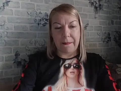 Lillia Ray online show from 12-16-25, 08:51