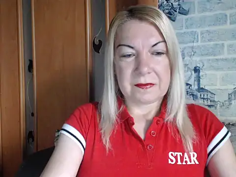 Snapshot of Lillia_Ray chatting on 06-15-26, 06:02 Lillia Ray online show from 06-15-26, 06:02