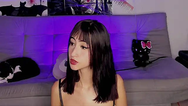 Snapshot of pauline_rouge chatting on 10-22-25, 12:43 pauline rouge online show from 10-22-25, 12:43