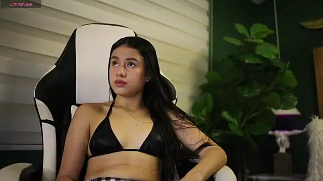 Danaa Rouse online show from 10-22-25, 07:35