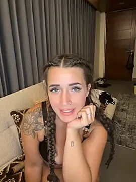 DarkVelvet online show from 04-15-26, 01:26