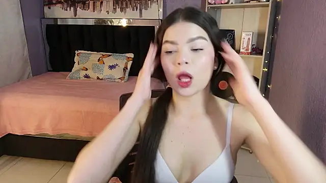 Snapshot of sweet_c4ndy chatting on 01-09-26, 03:08 sweet c4ndy online show from 01-09-26, 03:08