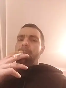 Snapshot of MaksDzubaV chatting on 03-03-26, 06:59 MaksDzubaV online show from 03-03-26, 06:59